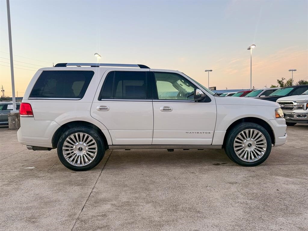 2016 Lincoln Navigator Reserve photo 4