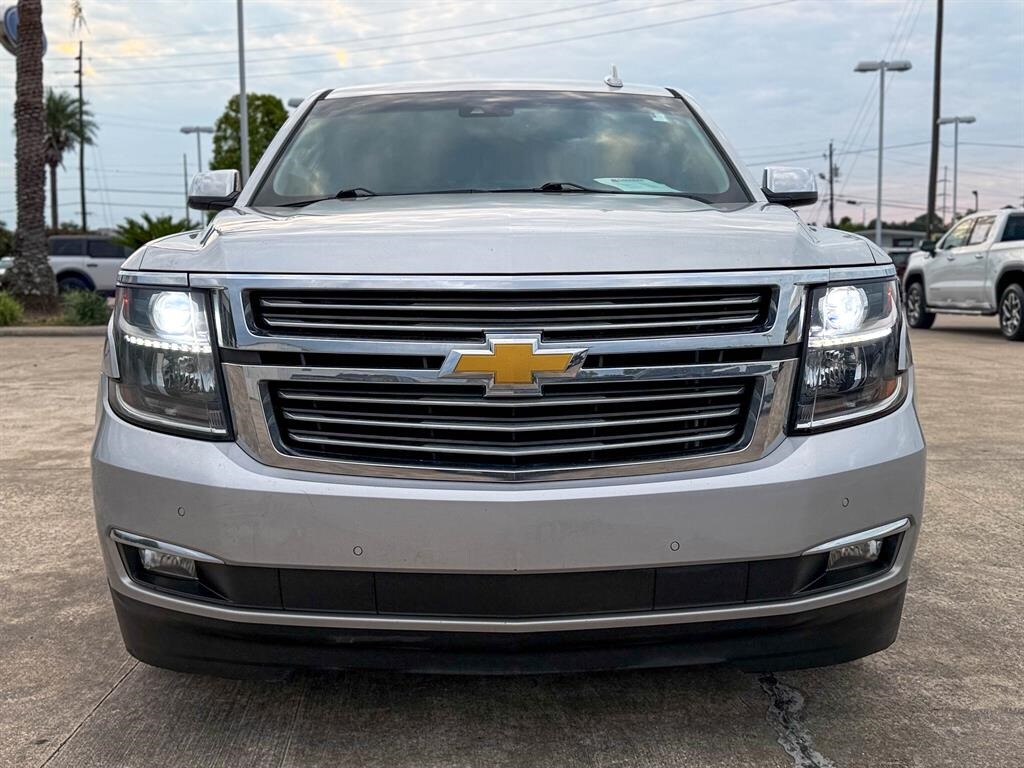 2015 Chevrolet Suburban 1500 LTZ photo 2
