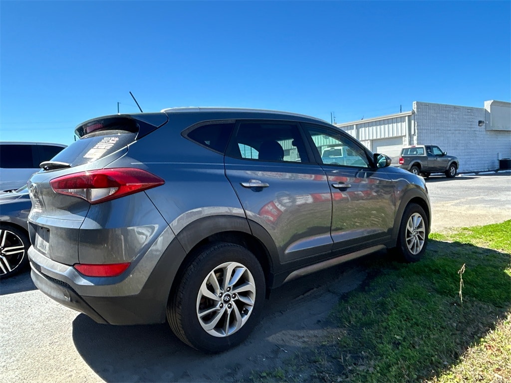 Used 2016 Hyundai Tucson SE SUV