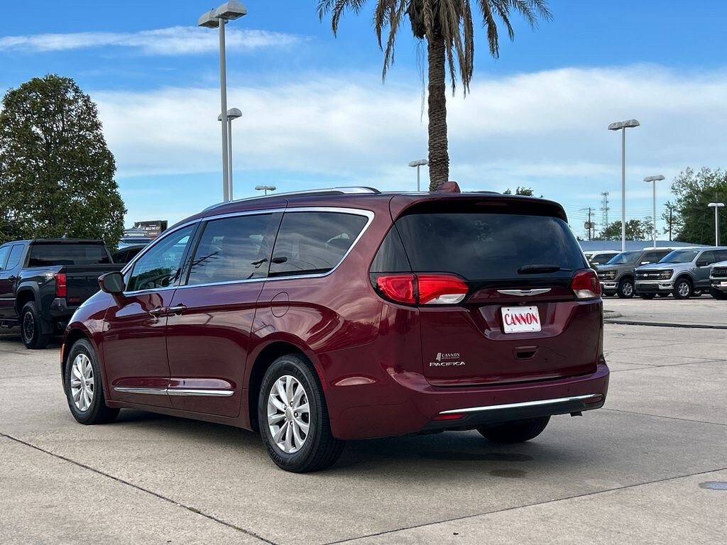 Used 2019 Chrysler Pacifica Touring L Van Passenger Van