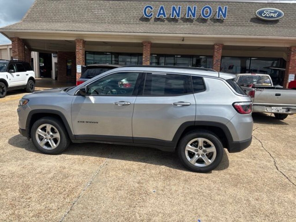 Used 2024 Jeep Compass Latitude SUV