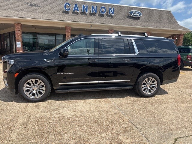 2022 Gmc Yukon XL Denali photo 2