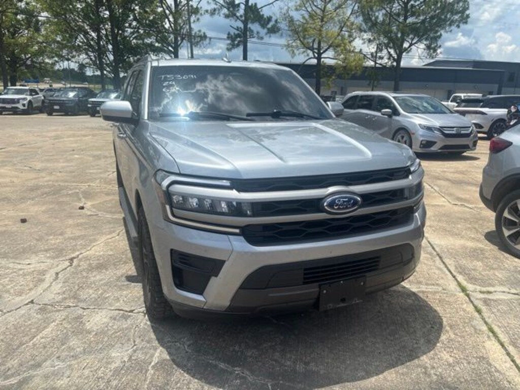 Used 2024 Ford Expedition XLT SUV