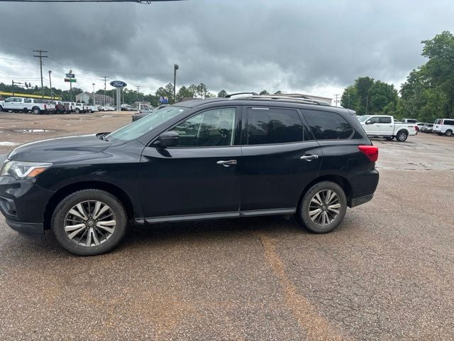 Used 2019 Nissan Pathfinder SV with VIN 5N1DR2MN1KC599707 for sale in Starkville, MS