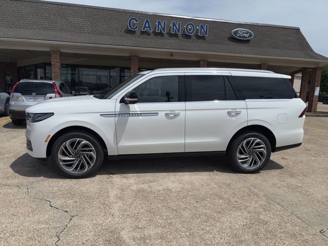 2026 Lincoln Navigator Reserve 4WD's photo