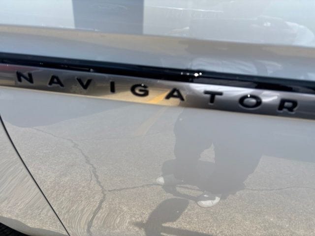 2027 Lincoln Navigator Reserve - Photo 12