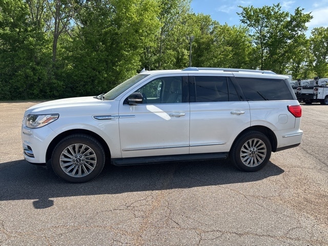 Used 2018 Lincoln Navigator Base/Premiere with VIN 5LMJJ2MT8JEL01016 for sale in Starkville, MS