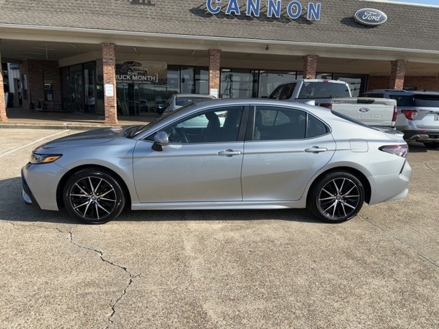 Used 2024 Toyota Camry SE with VIN 4T1G11AK3RU235026 for sale in Starkville, MS