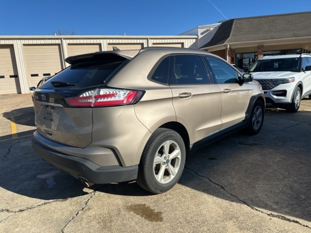 Used 2020 Ford Edge SE SUV
