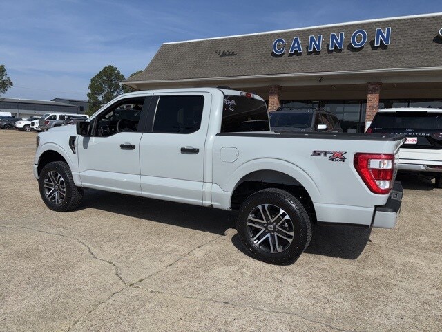 2023 Ford F-150 XL photo 3