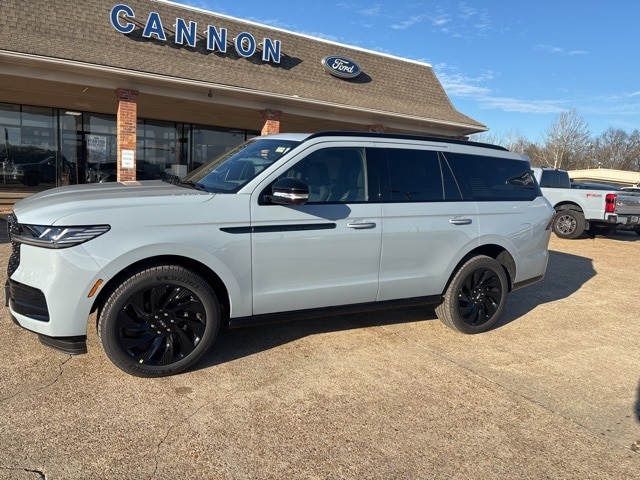 2025 Lincoln Navigator Reserve's photo