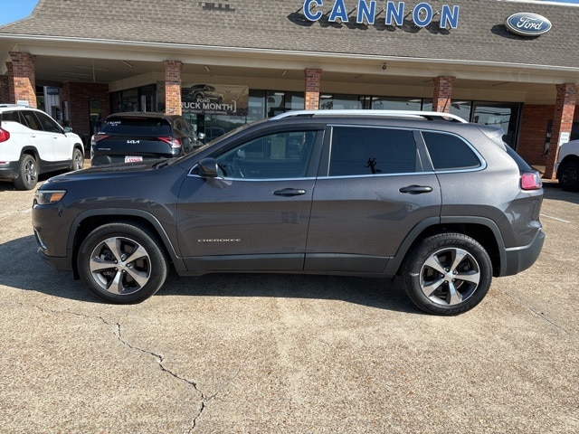 Used 2019 Jeep Cherokee Limited with VIN 1C4PJMDX9KD135077 for sale in Starkville, MS