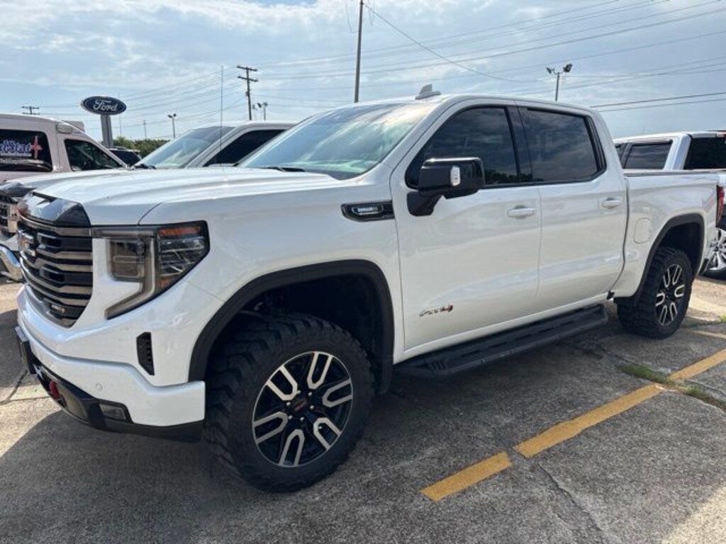 Used 2025 GMC Sierra 1500 AT4 Crew Cab Short Bed Truck