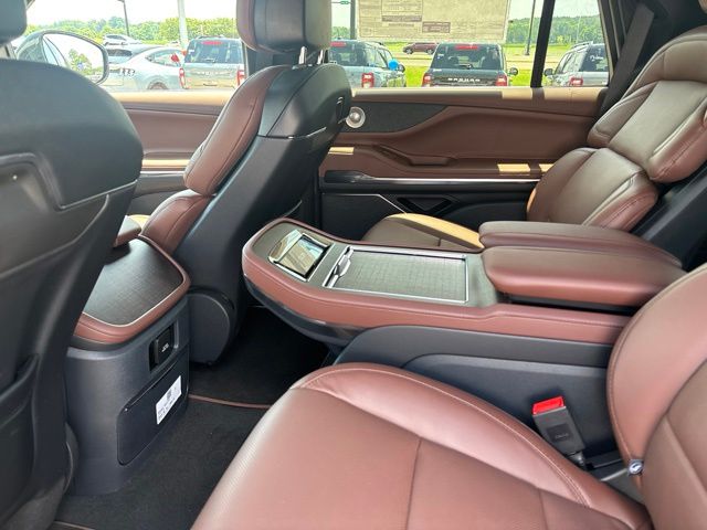 2027 Lincoln Navigator Reserve - Photo 15