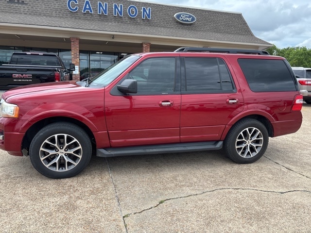 Used 2016 Ford Expedition XLT with VIN 1FMJU1JT8GEF52135 for sale in Starkville, MS