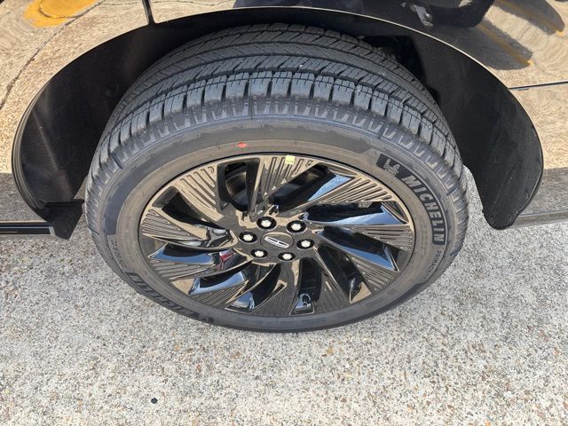 2027 Lincoln Navigator Reserve - Photo 10