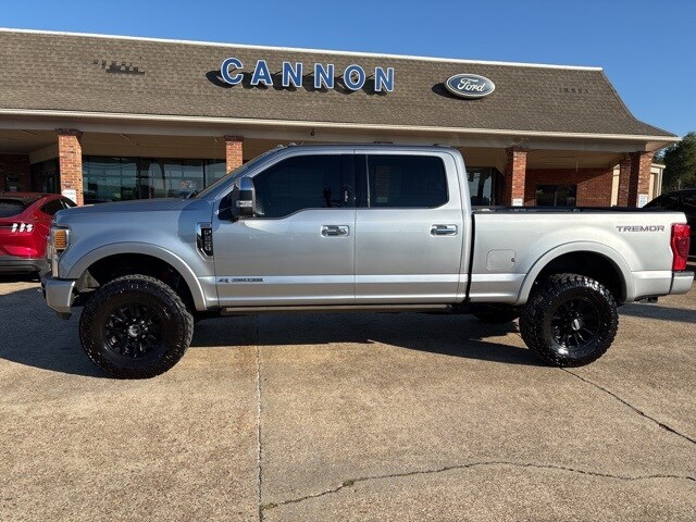 2022 Ford F-250 Platinum photo 2