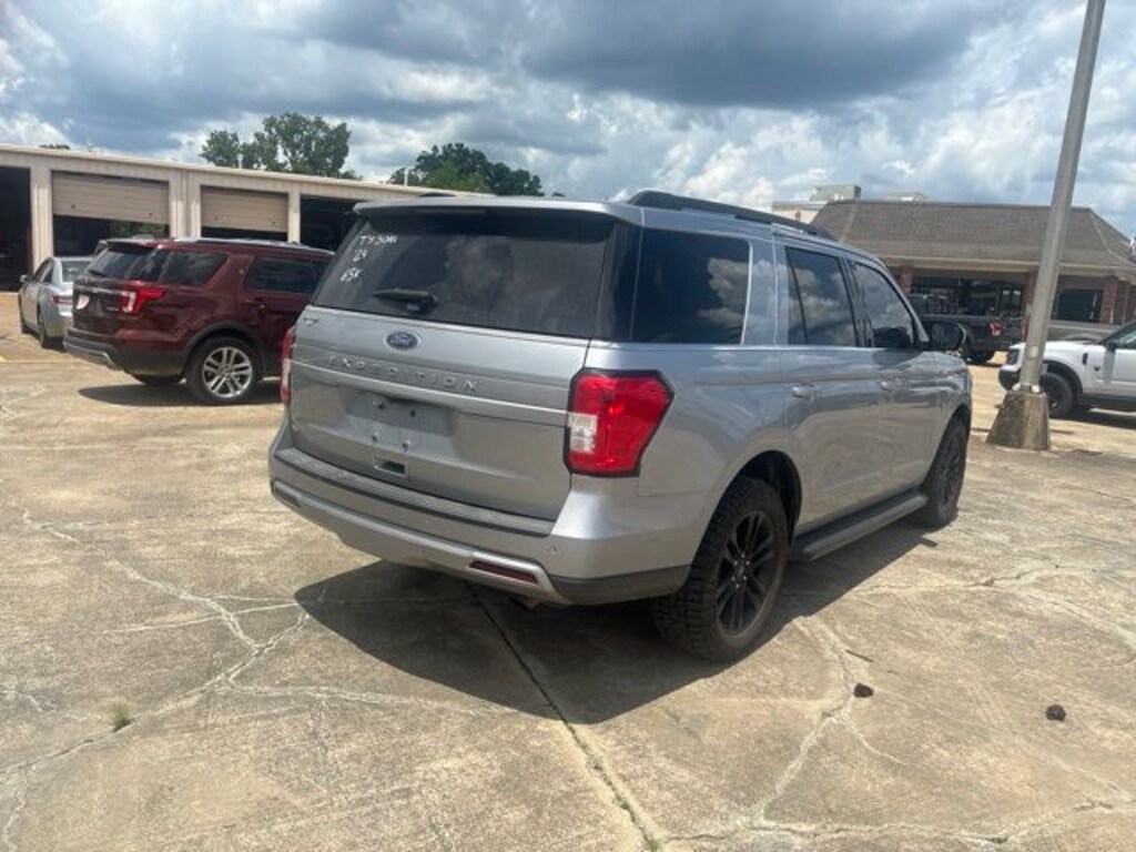 Used 2024 Ford Expedition XLT SUV
