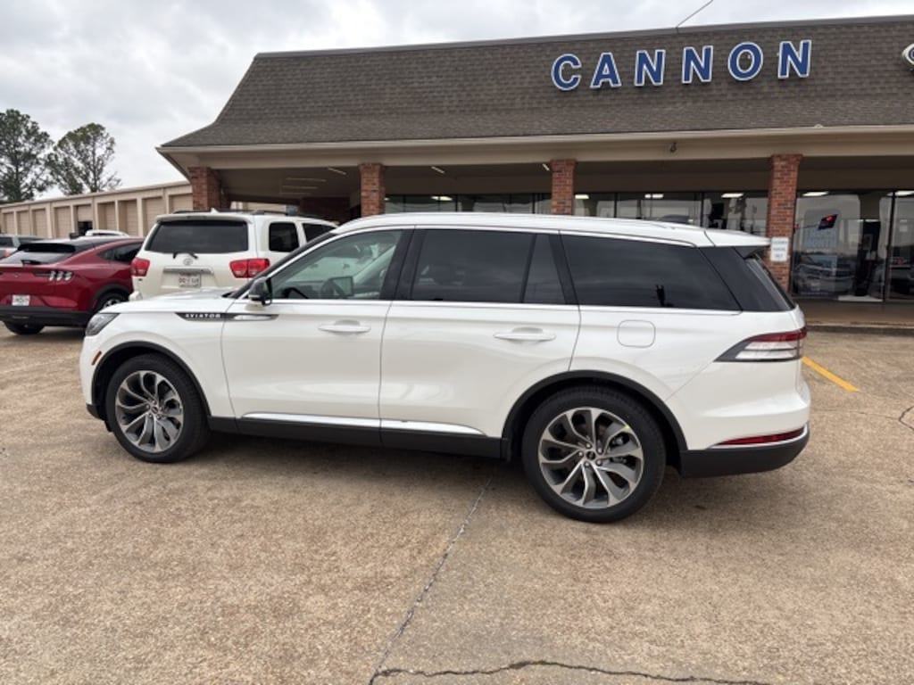 New 2026 Lincoln Aviator Premiere SUV