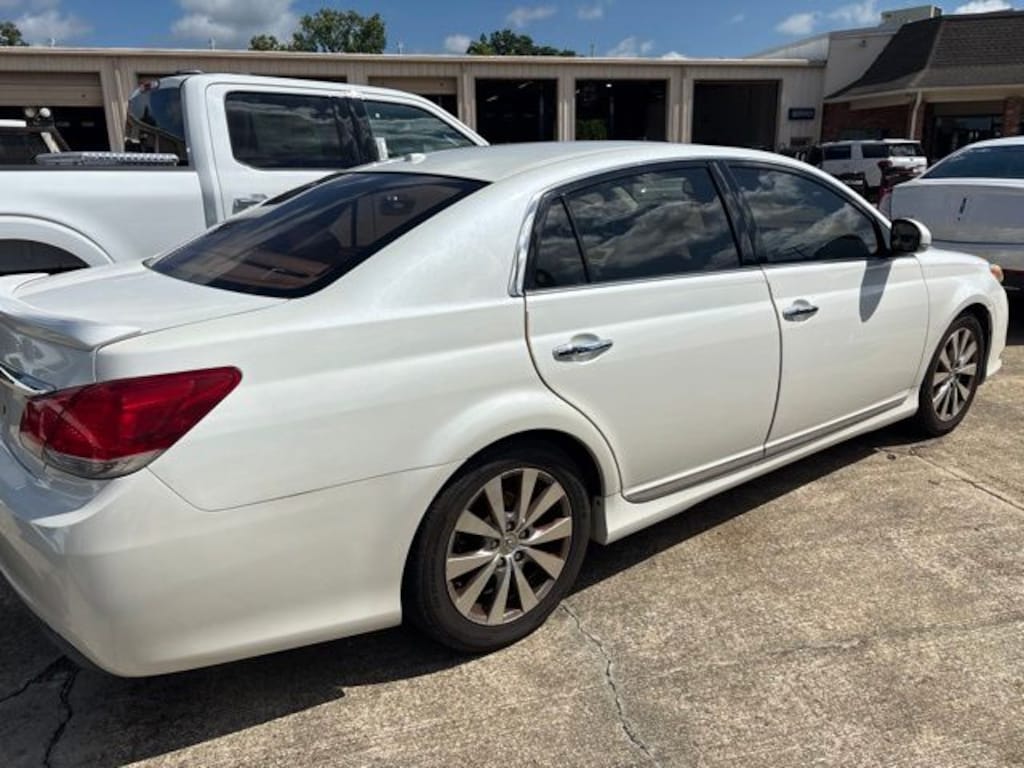 Used 2011 Toyota Avalon Limited Sedan