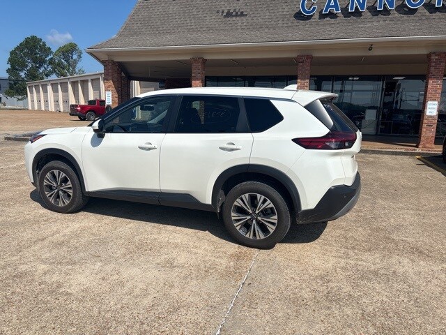 2023 Nissan Rogue SV photo 3