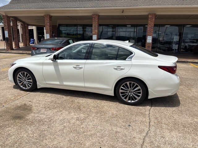 2022 Infiniti Q50 LUXE photo 3
