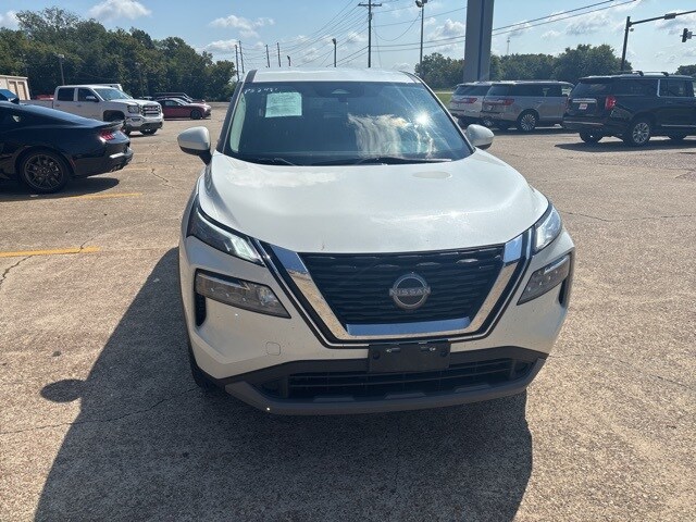 2023 Nissan Rogue SV photo 4