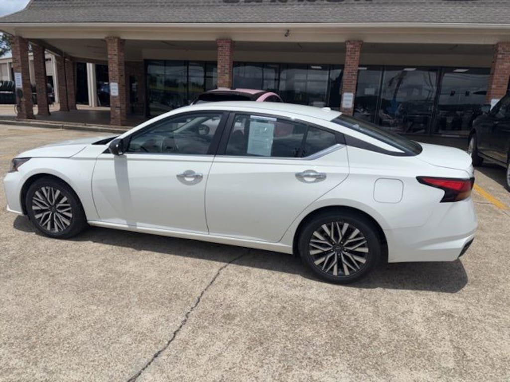 Certified 2025 Nissan Altima SV Sedan