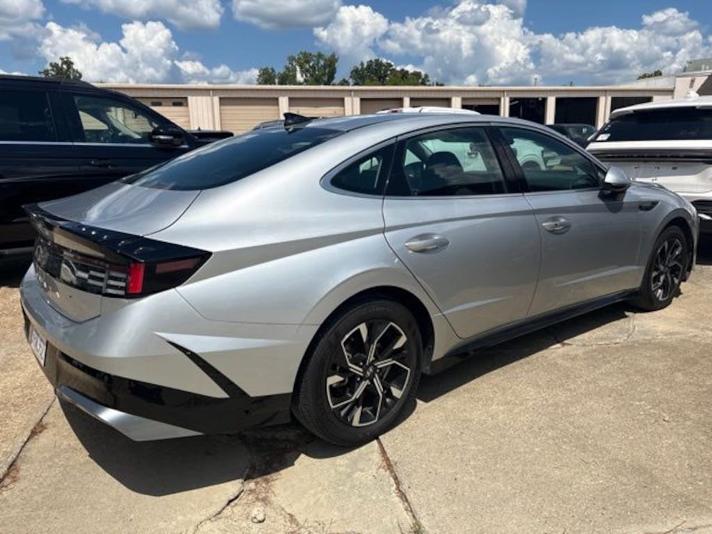 Used 2025 Hyundai Sonata SEL Sedan