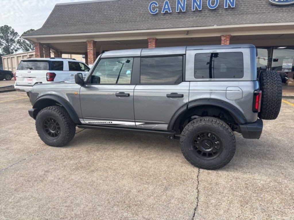 New 2025 Ford Bronco Badlands SUV