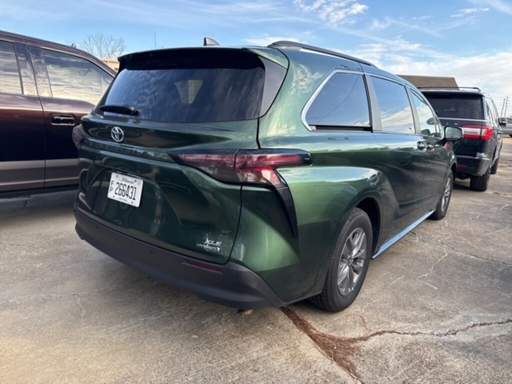 Used 2024 Toyota Sienna XLE Van Passenger Van