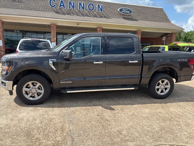 2024 Ford F-150 XLT photo 2