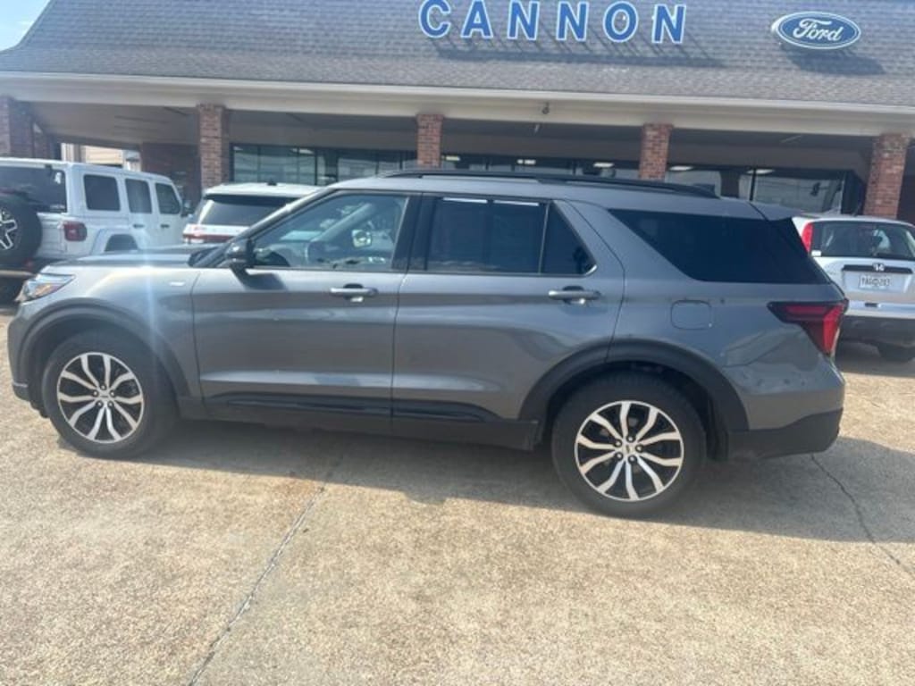 Certified 2025 Ford Explorer ST-Line SUV