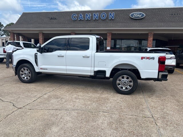2024 Ford F-250 Lariat photo 3