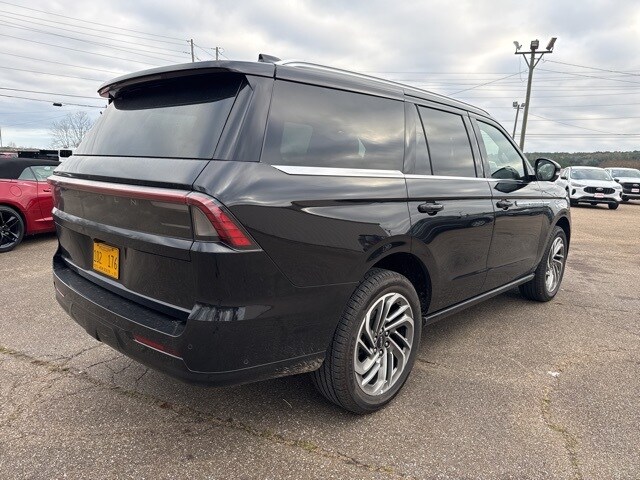 2025 Lincoln Navigator Reserve photo 2