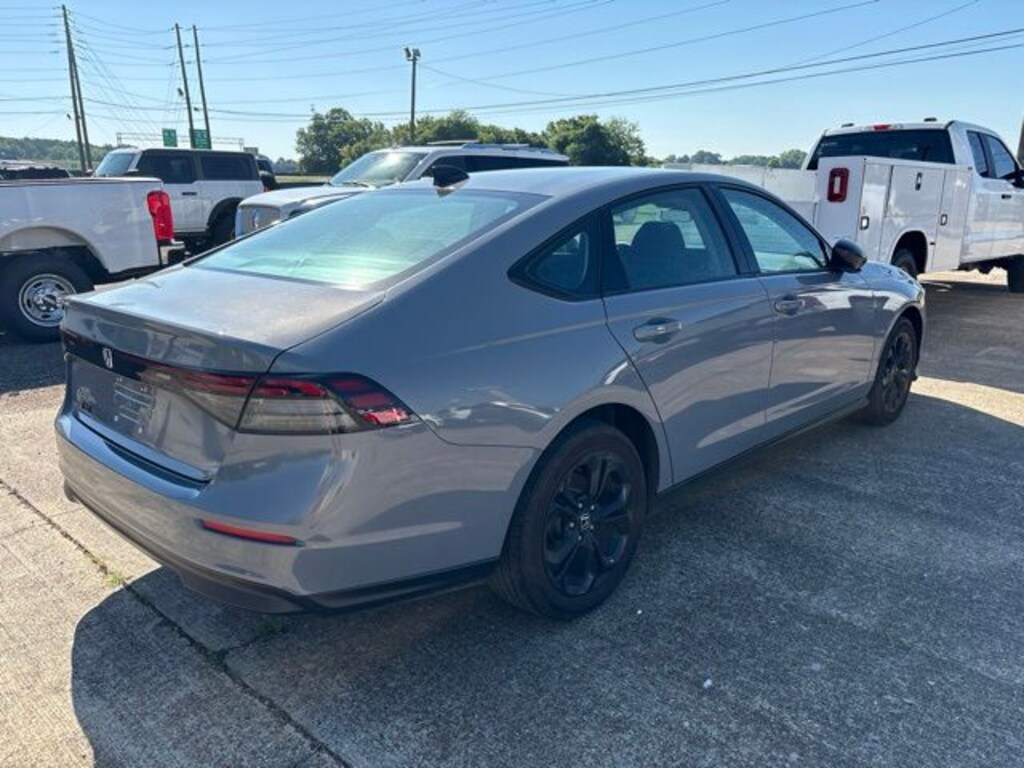 Used 2025 Honda Accord SE Sedan