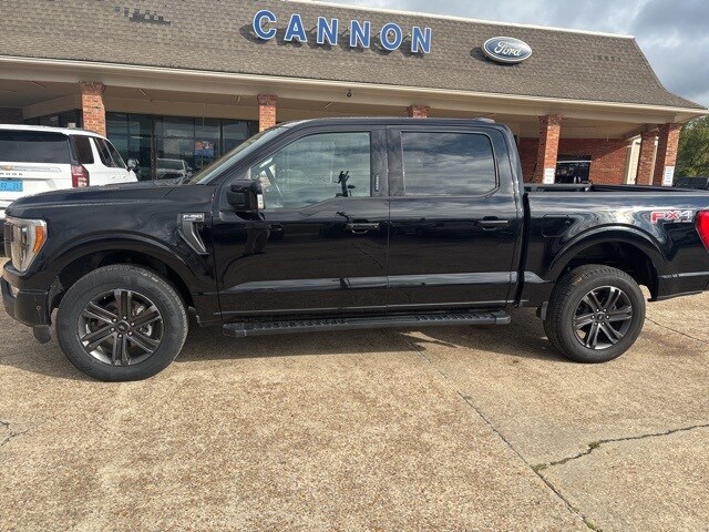 2022 Ford F-150 Lariat photo 2