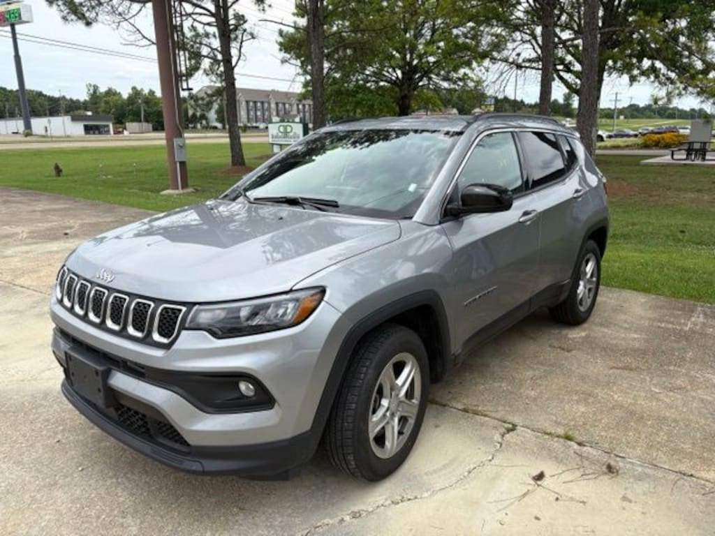 Used 2024 Jeep Compass Latitude SUV