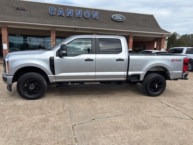 2023 Ford F-250 XL photo 2