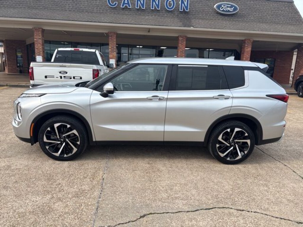 Used 2024 Mitsubishi Outlander SE SUV