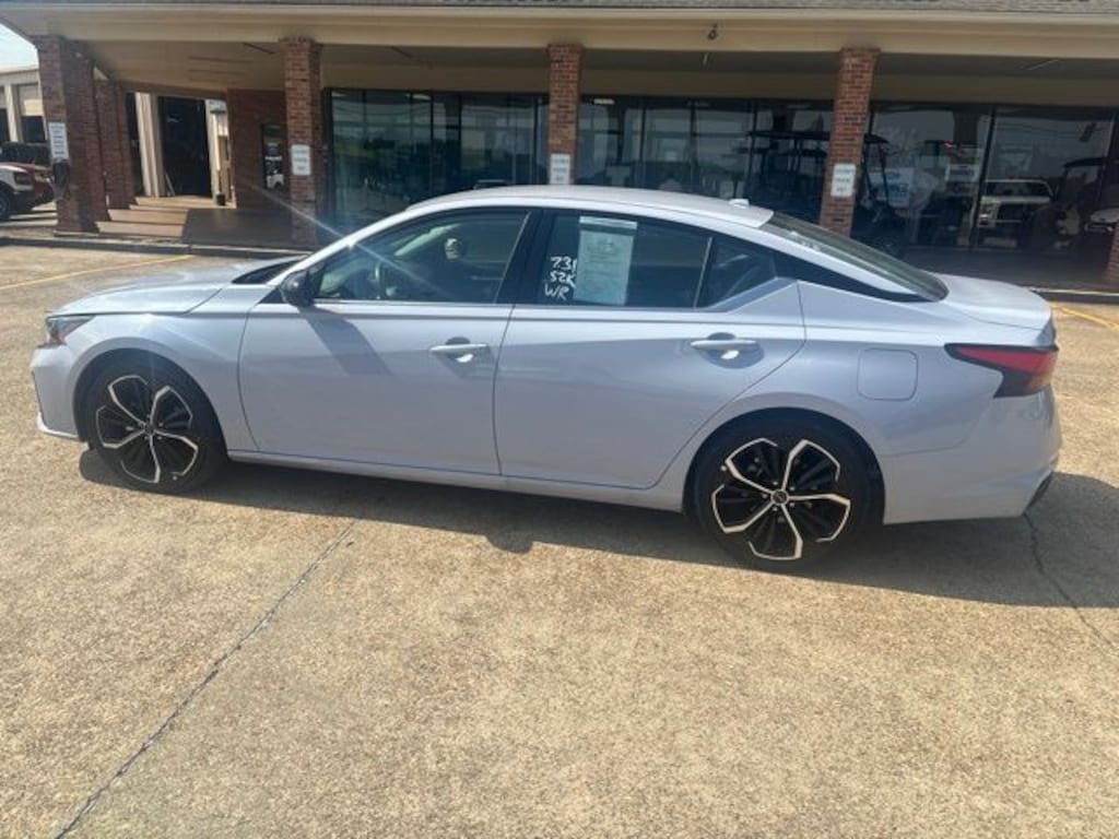 Certified 2025 Nissan Altima SR Sedan