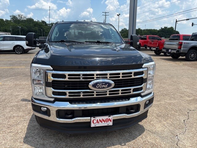 2023 Ford F-350 XLT photo 4