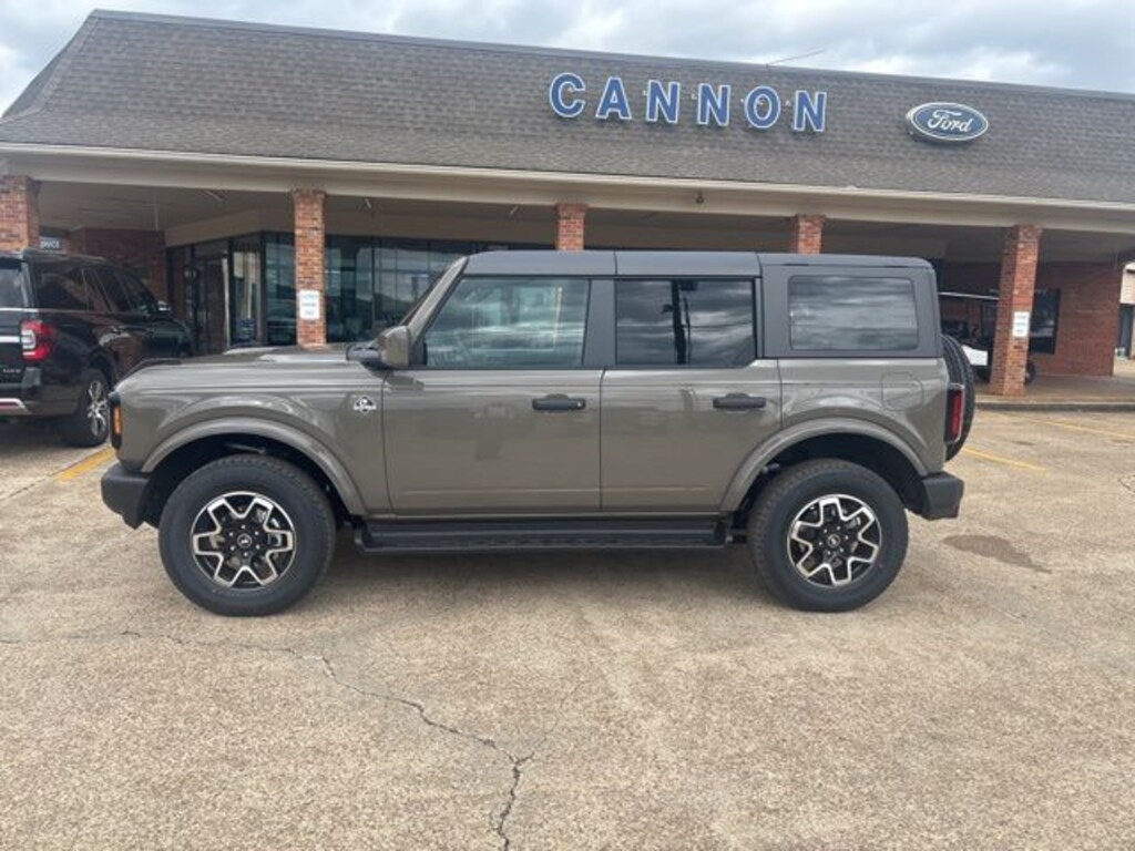 New 2026 Ford Bronco Outer Banks SUV