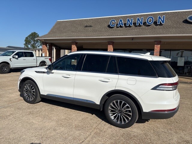2023 Lincoln Aviator Reserve photo 3