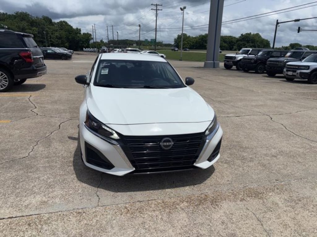 Certified 2025 Nissan Altima SV Sedan
