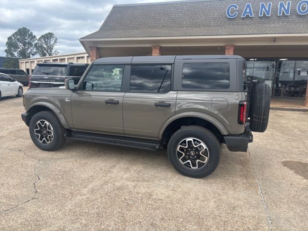 New 2026 Ford Bronco Outer Banks SUV