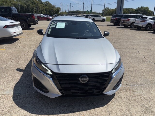 2024 Nissan Altima 2.5 SV photo 4