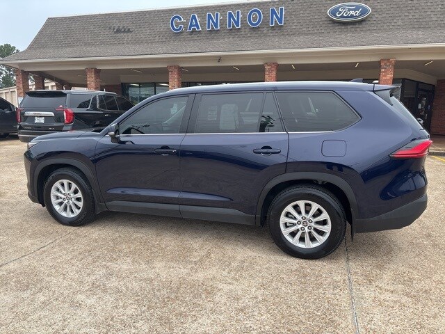 2024 Toyota Grand Highlander XLE photo 2