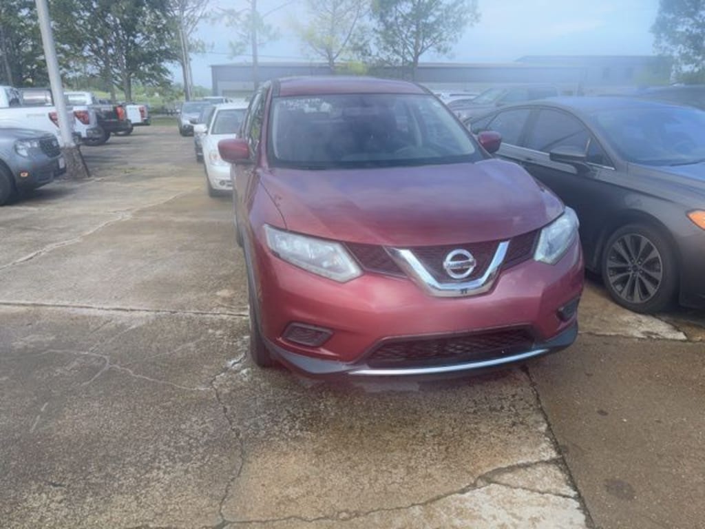 Used 2016 Nissan Rogue S SUV