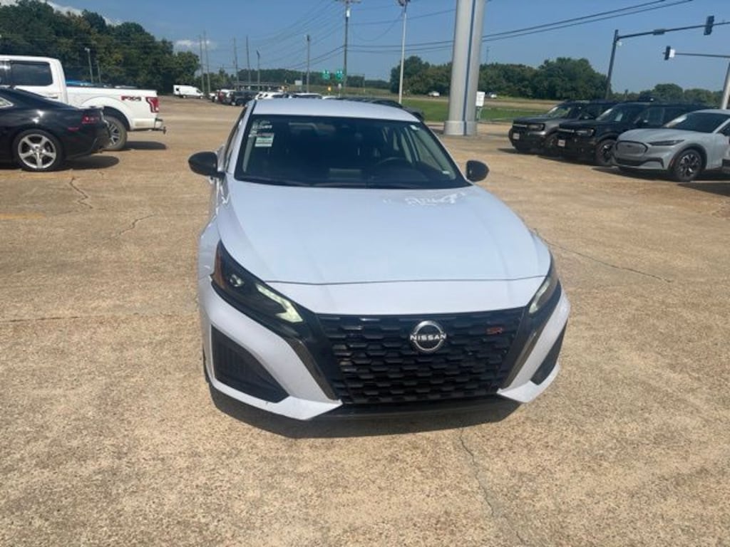 Certified 2025 Nissan Altima SR Sedan